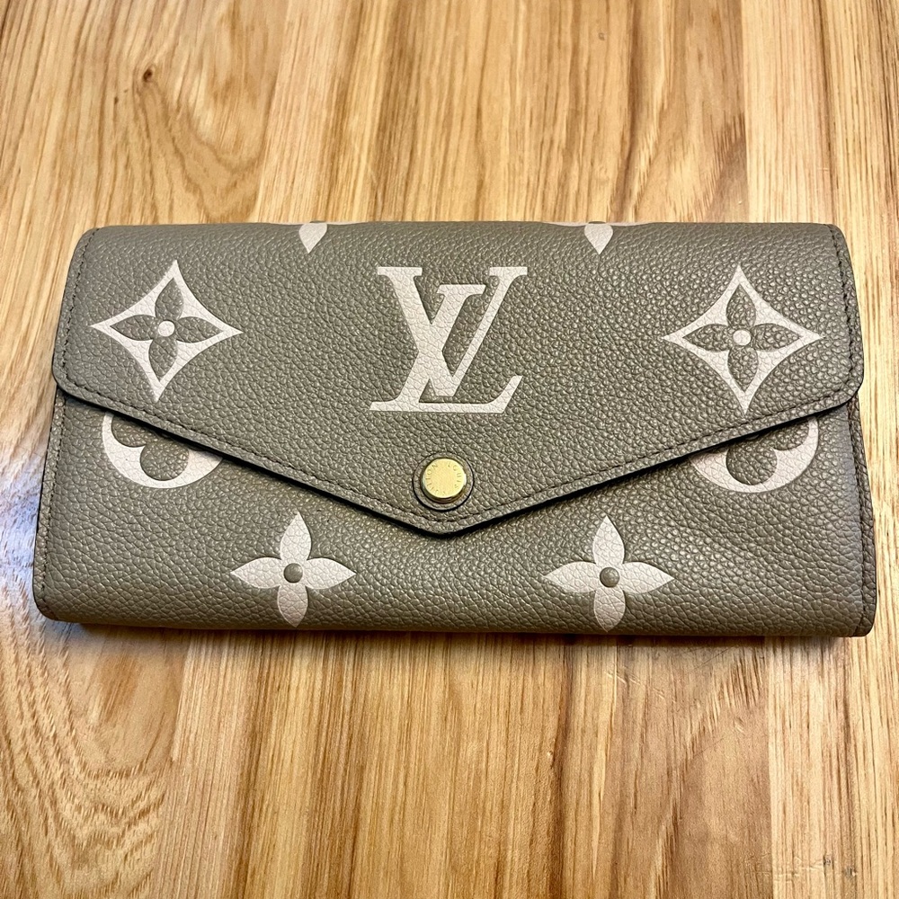 Louis Vuitton Bicolor Giant Monogram Empriente Sarah Wallet